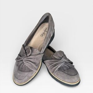 Clarks Collection Sharon Dasher Gray Suede Slip-On Loafer – Women’s Size 8